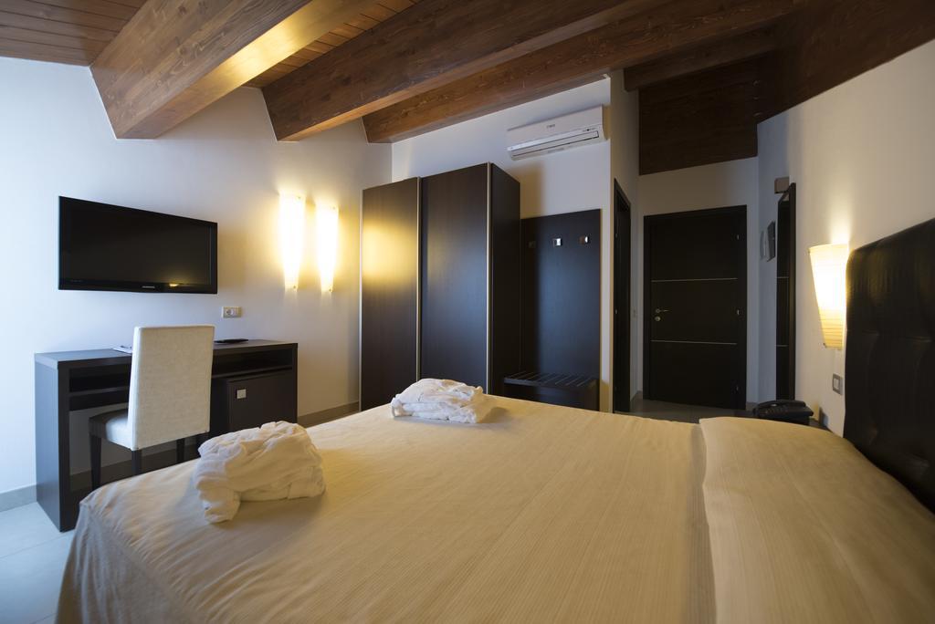 Hotel Iride & Spa 체제나티코 외부 사진